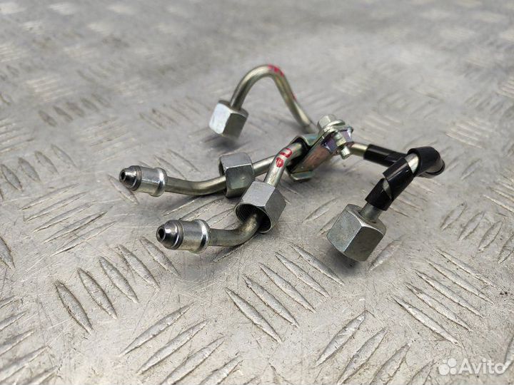 Трубка топливная правая Land Rover Discovery 5