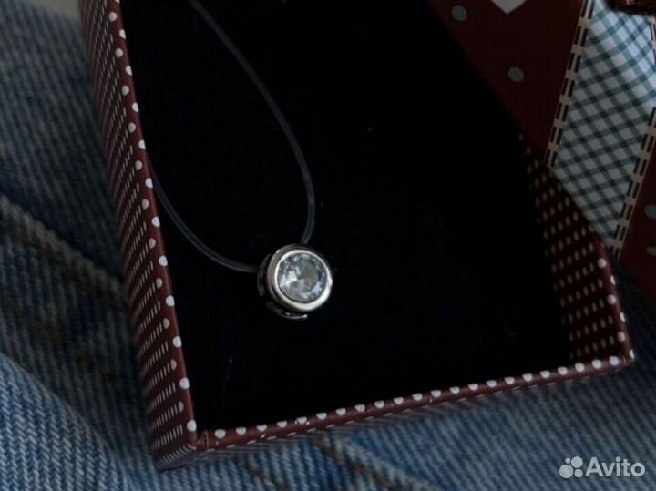 Циркон на леске, невидимый чокер