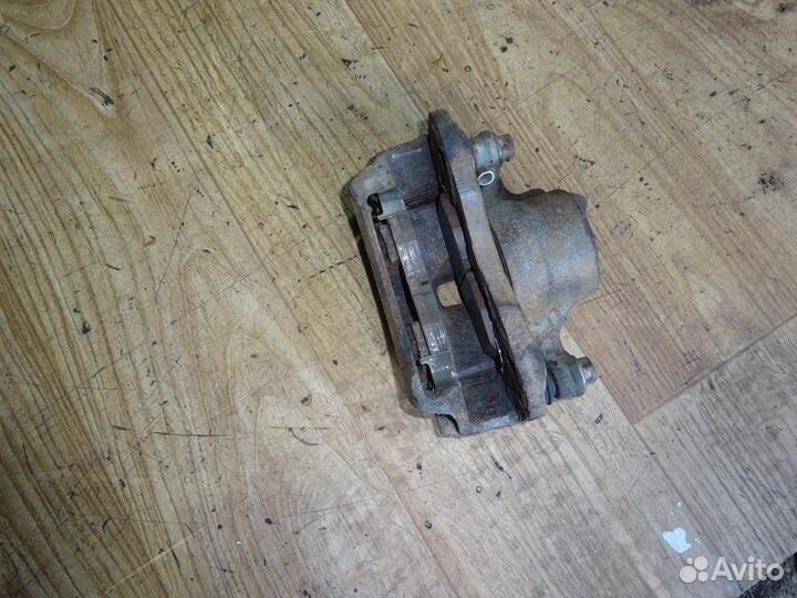 Суппорт передний левый Mitsubishi RVR (N1,N2) 199