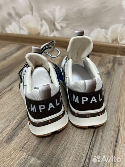 Кроссовки мужские 42 размер новые