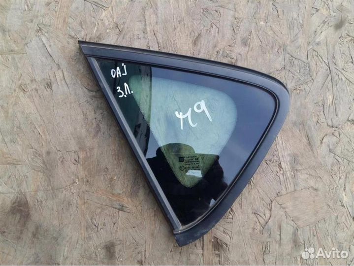 Стекло кузовное левое Opel Astra J 2010-2017