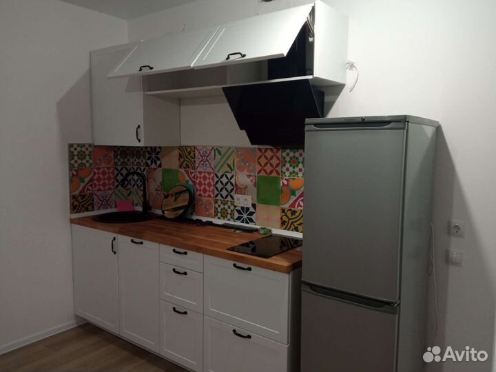 Сборщик кухонь качественно и аккуратно. Замерщик