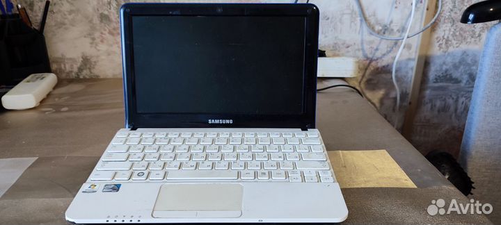 Продам нетбук