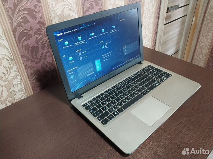 Ноутбук asus