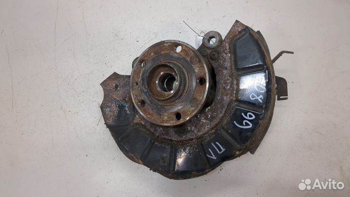 Ступица (кулак, цапфа) левая передняя Audi Q3