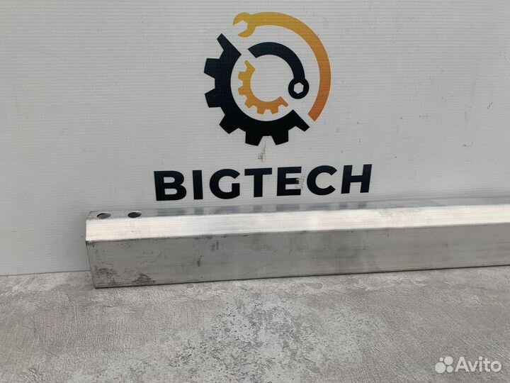 Кронштейн передней панели Mercedes A2466280129