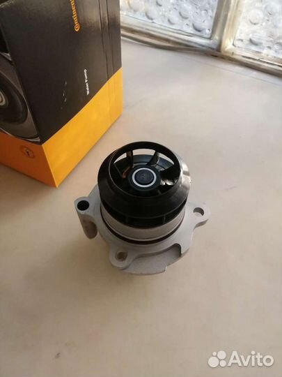 Водяная помпа 06F 121 011