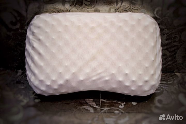 Массажная латексная подушка с изгибом