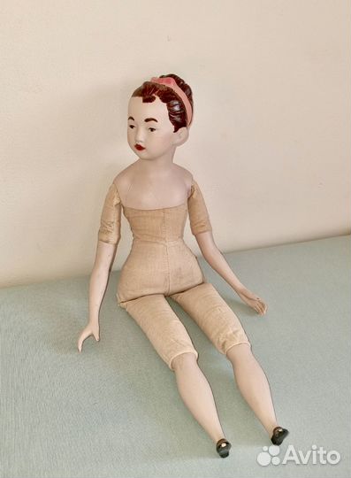 Антикварная кукла