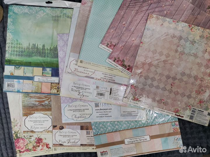 Материалы для скрапбукинга (бумага, фишки, рамки)