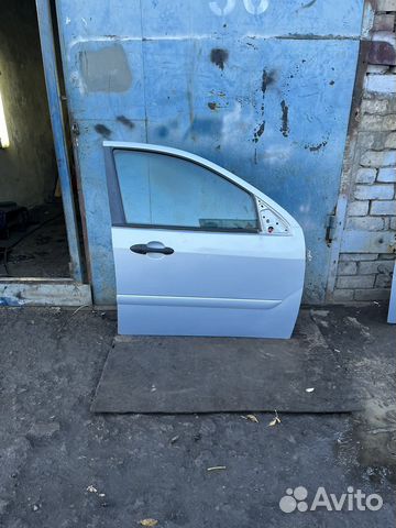 Передняя правая дверь Ford Focus 1 (Форд Фокус 1)