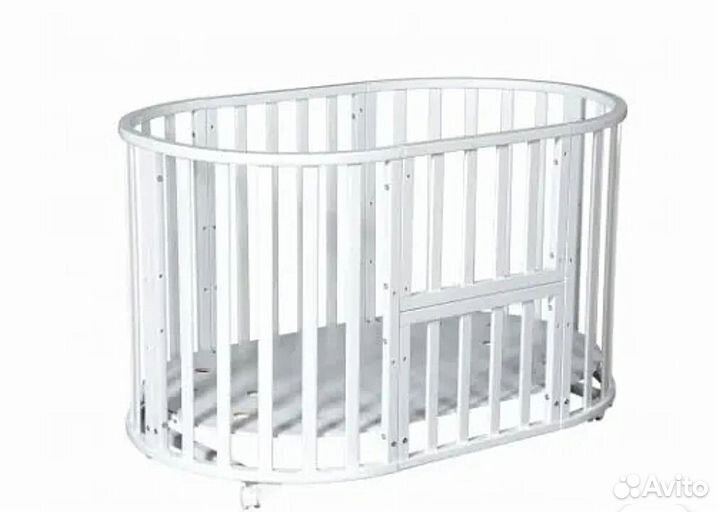 Детская кроватка с маятником