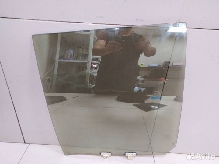Стекло двери задней левой Infiniti QX4 JR50 1996-2