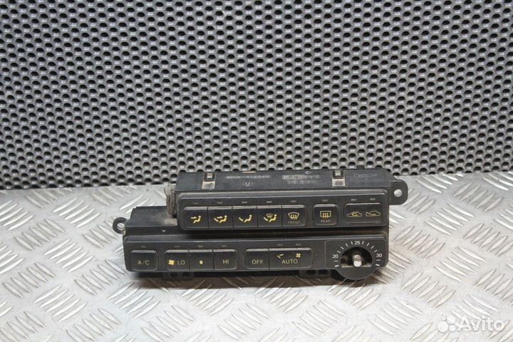 Блок управления климатической установкой Toyota Ch