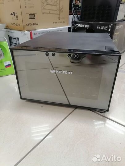 Винный шкаф (холодильник) Kitfort KT-2403