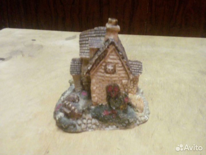 Статуэтка домик