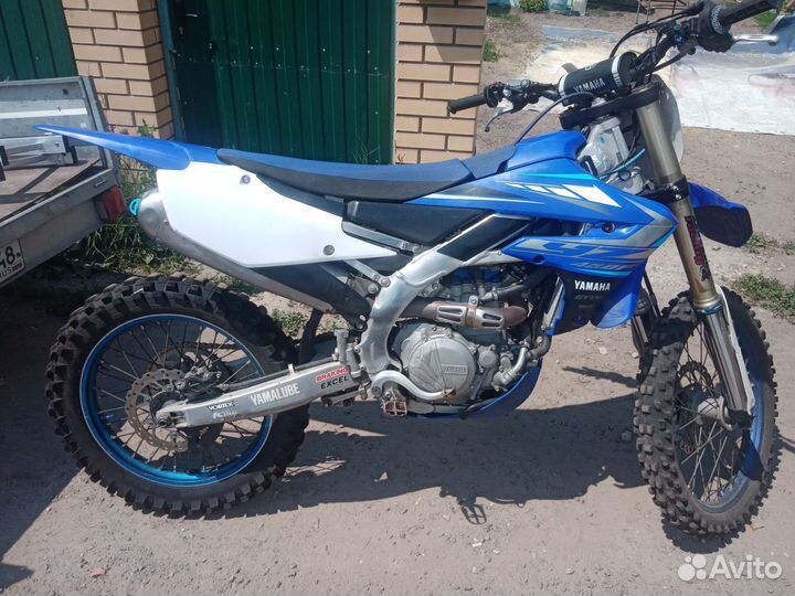 Кроссовый мотоцикл