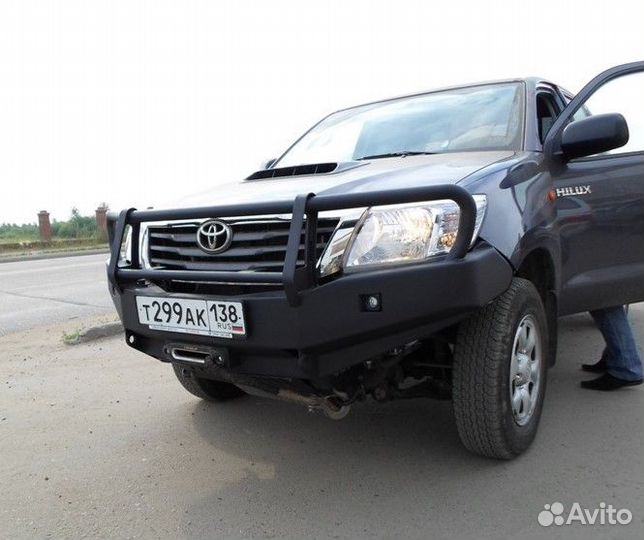 Передний силовой бампер Тойота Хайлюкс Виго 2006