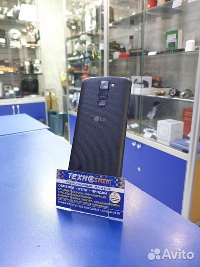Смартфон LG K8