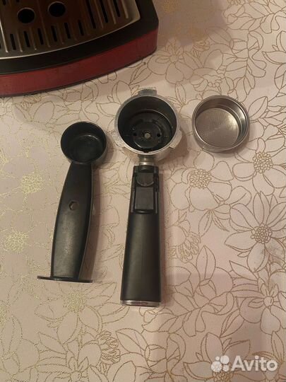 Кофеварка рожковая Polaris с капучинатором