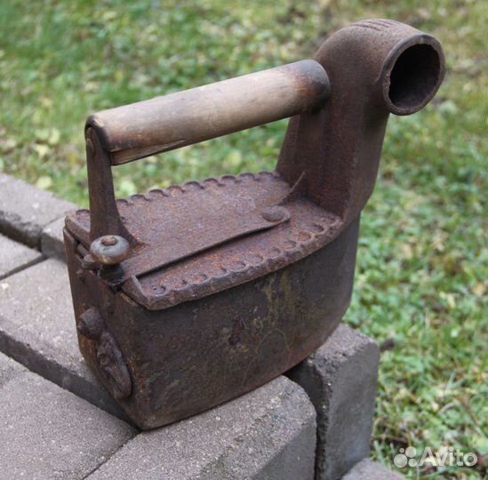 Утюг с трубой угольный старинный 19 век Номер №7