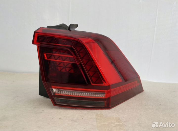 Volkswagen tiguan 2 фонарь правый диодный