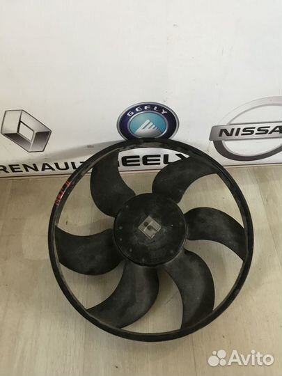 Вентилятор радиатора охлаждения двигателя диффузор