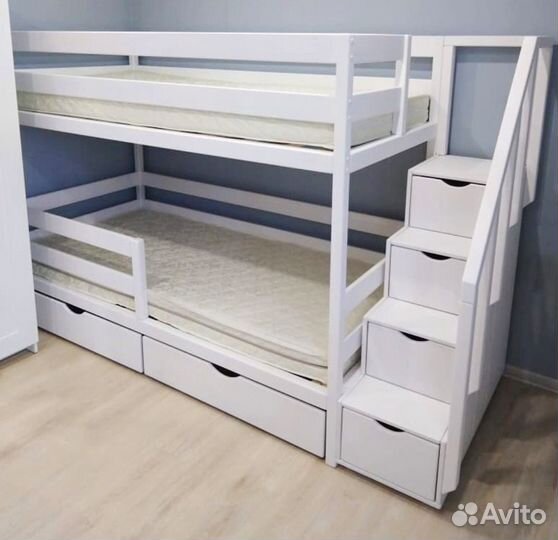 Детская кровать с лестницей от 2 лет