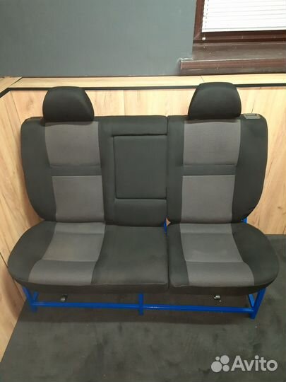 Сиденья задние volkswagen golf