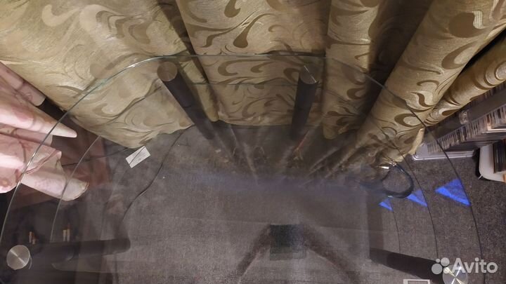 Стол стеклянный