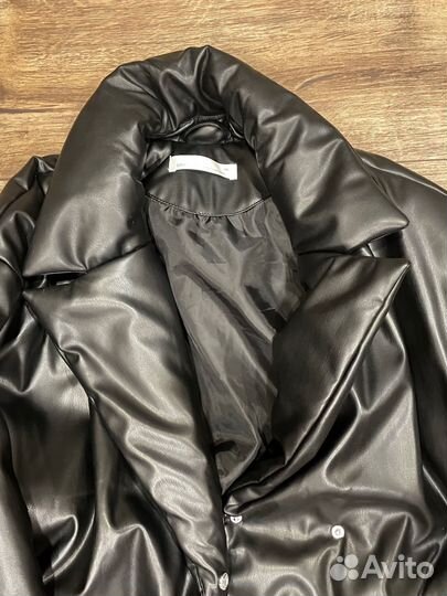 Пальто женское кожаное зимнее