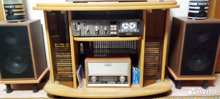 Тумба для аппаратуры