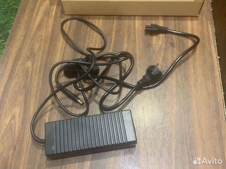 Блок питания hp 19v 7.1a 140w новый