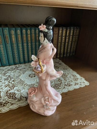 Статуэтка гейша