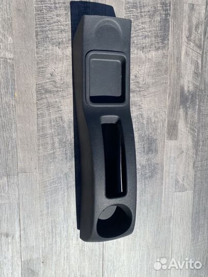 Рено Логан 2 накладка ручника