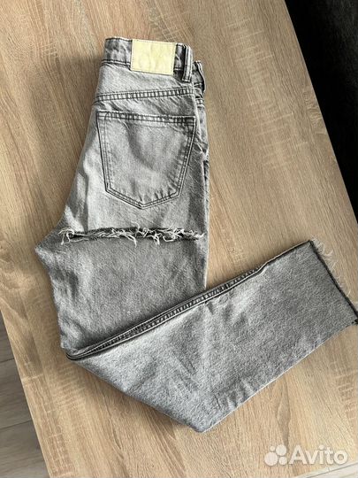 Джинсы bershka