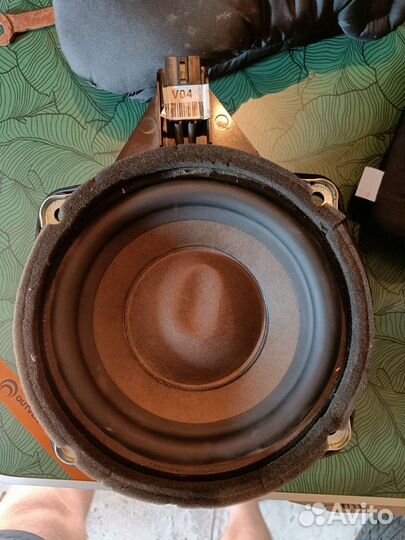 Штатный сабвуфер Hyundai i40