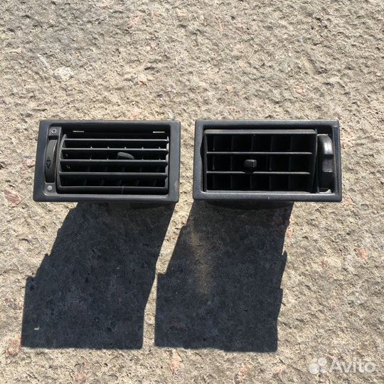 Дефлектор воздушный Т4 7D1819703