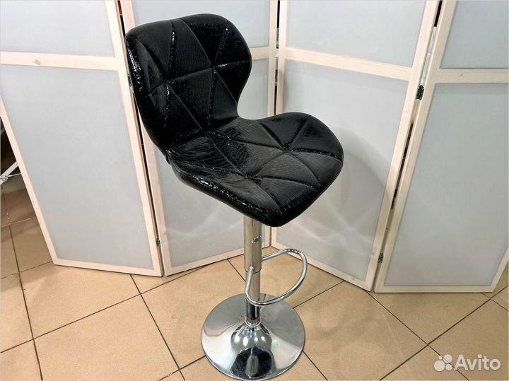 Стул мастера высокий