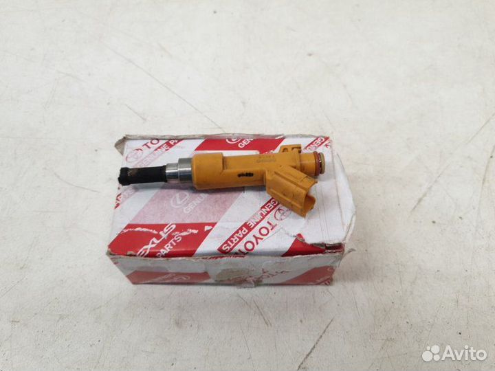 Форсунка топливная Toyota Camry V70 2018