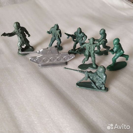 Солдатики пластмасса игрушки СССР