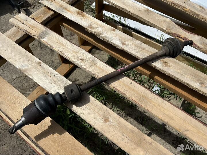 Привод передний правый Skoda Felicia