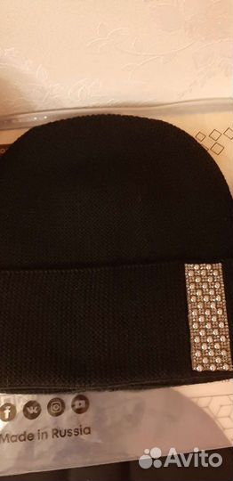 Новенькие теплые фирменые шапки