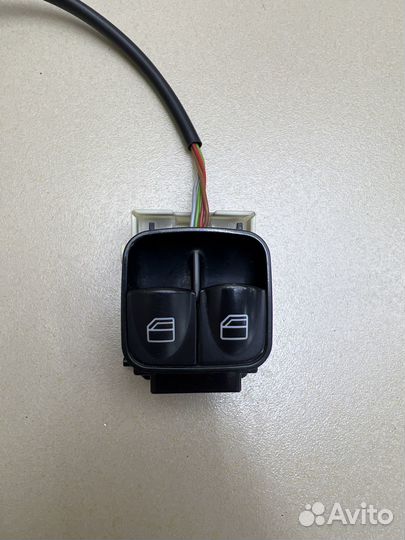 Блок и кнопки стеклоподъемника Mercedes W203