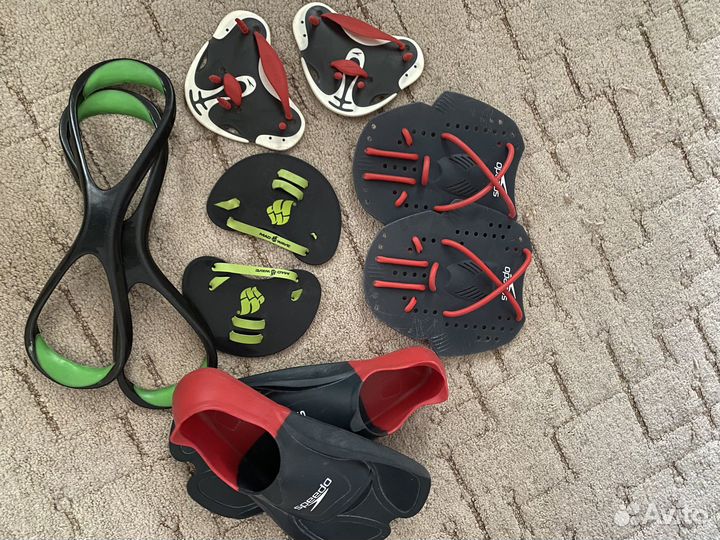 Плавательные принадлежности