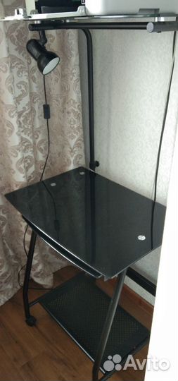 Стол компьютерный стекло, в подарок лампа-прищепка