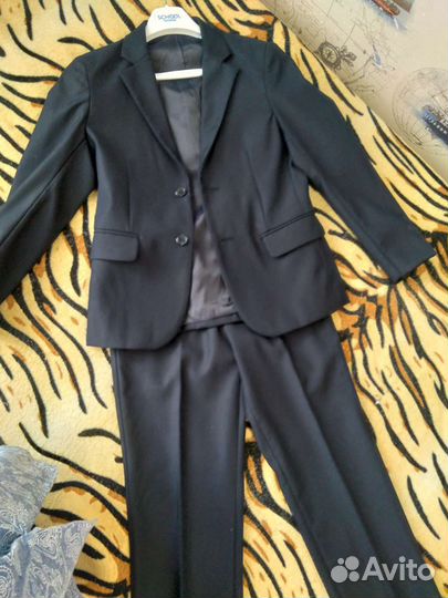 Новый школьный костюм для мальчика размер 134