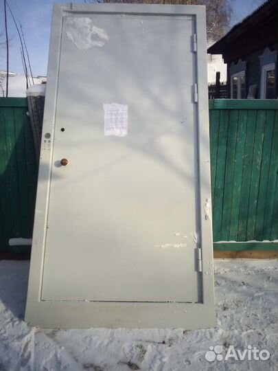Дверь входная металлическая