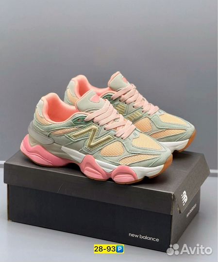 Женские кроссовки