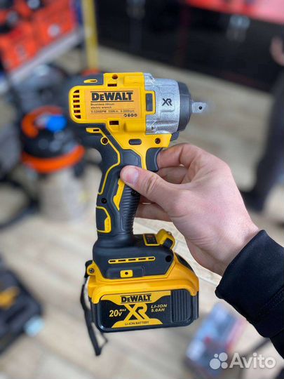 Dewalt Гайковёрт 330NM